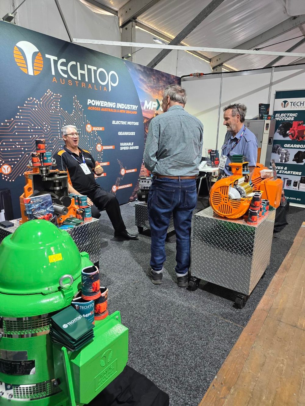 Visitors at the Techtop stand